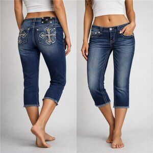 Miss Me Jeans Signature Capri Size 27 Embroidered Cross Bling Pocket Raw Hem